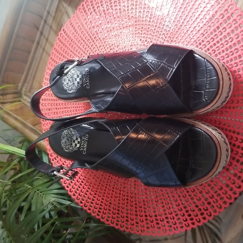 GUC Vince Camuto cross strap espadrilles size 9.5